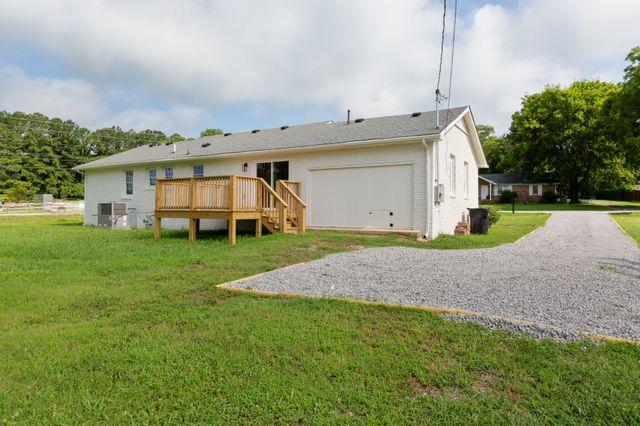 521 Pawnee Trl, Columbia, TN 38401