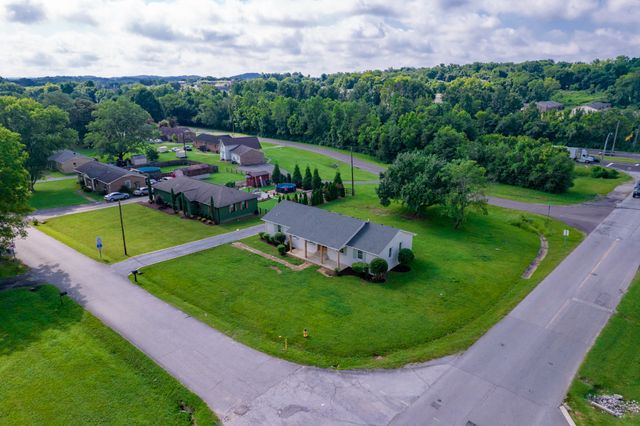 521 Pawnee Trl, Columbia, TN 38401