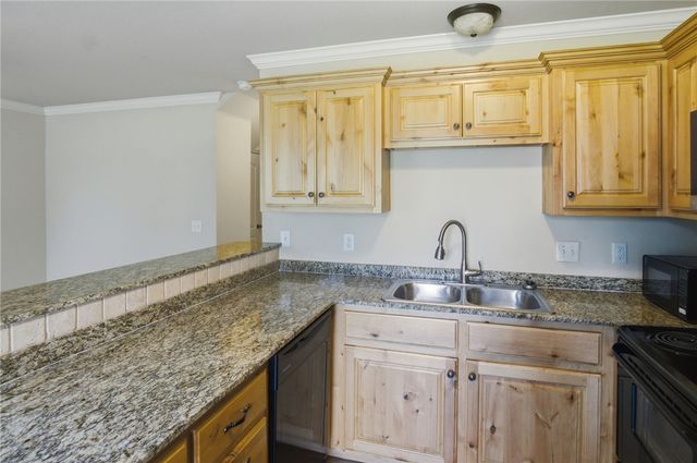 6204 SW Chickadee Street, Bentonville, AR 72713