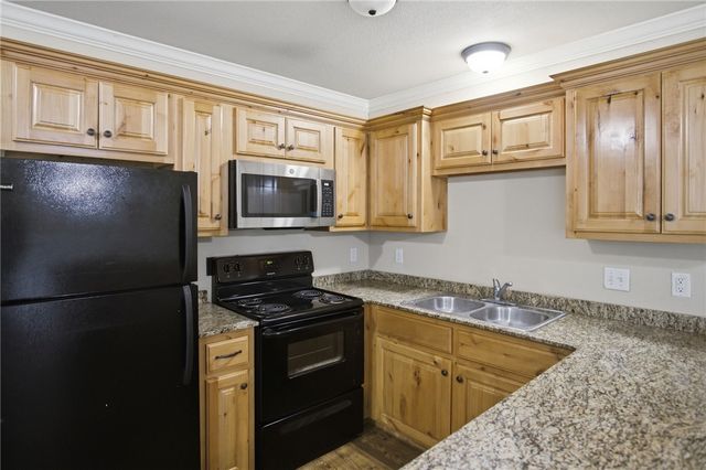 6204 SW Chickadee Street, Bentonville, AR 72713