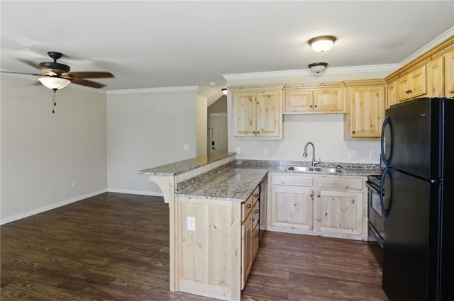 6204 SW Chickadee Street, Bentonville, AR 72713
