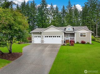 630 E Soderberg Road, Allyn, WA 98524
