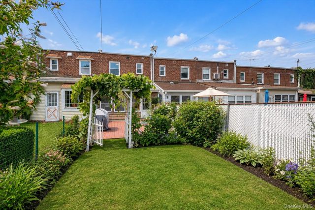 15150 11th Avenue, Whitestone, NY 11357