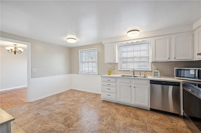 10928 W 91ST Street, Overland Park, KS 66214