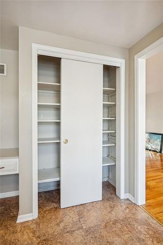 10928 W 91ST Street, Overland Park, KS 66214