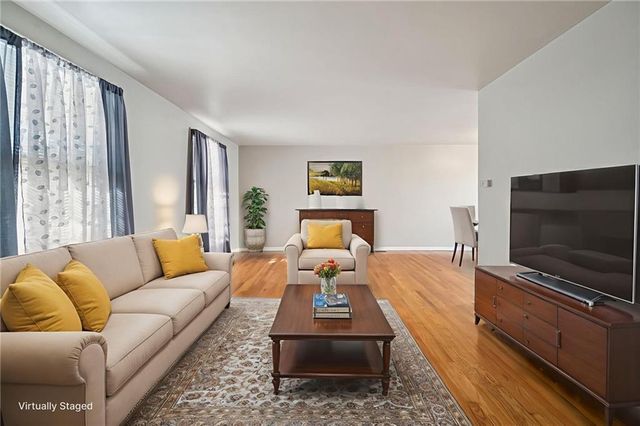 10928 W 91ST Street, Overland Park, KS 66214