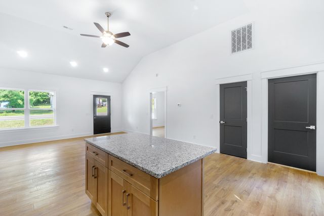 1105 N Chattanooga Street, Lafayette, GA 30728