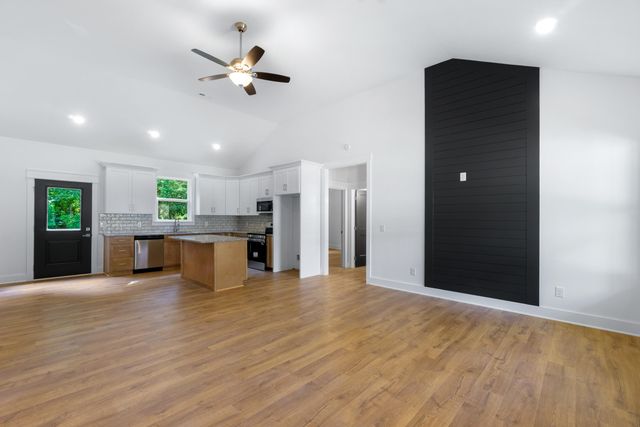 1105 N Chattanooga Street, Lafayette, GA 30728