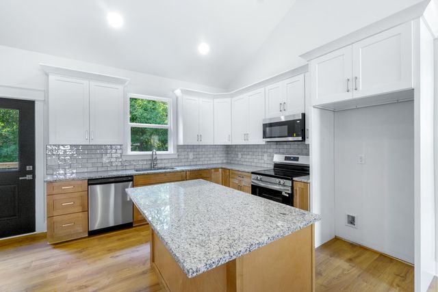 1105 N Chattanooga Street, Lafayette, GA 30728