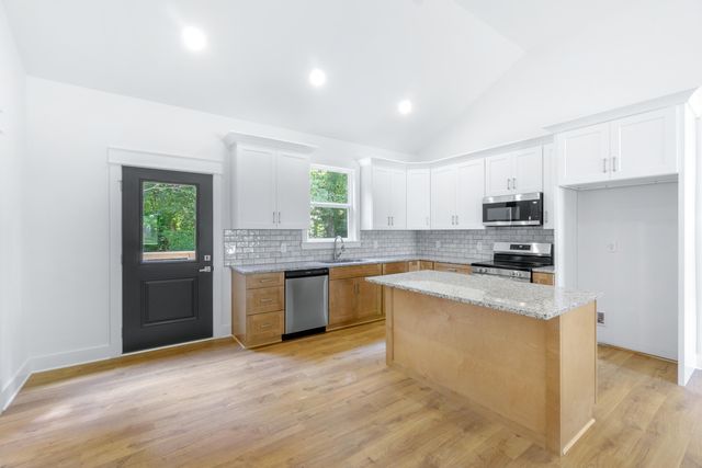 1105 N Chattanooga Street, Lafayette, GA 30728