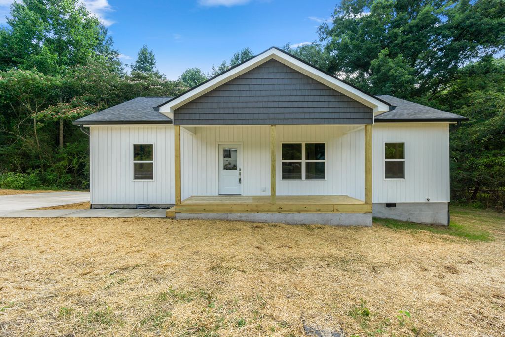 1105 N Chattanooga Street, Lafayette, GA 30728