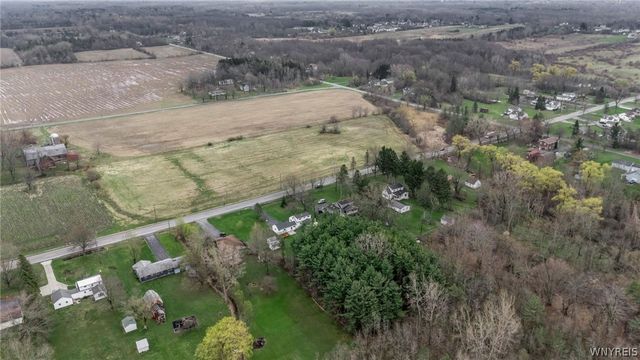 3494 Bowen Road, Lancaster, NY 14086