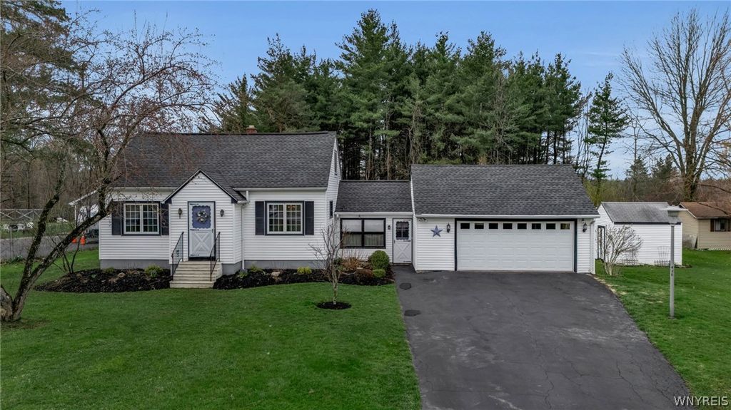 3494 Bowen Road, Lancaster, NY 14086
