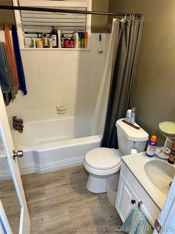 3174 N Iroquois Avenue, Tulsa, OK 74106