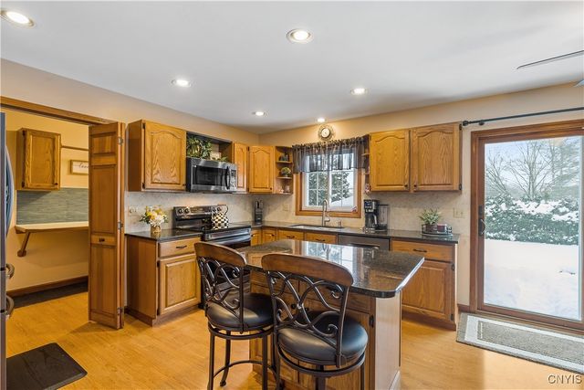 9408 Hawkeye Drive, Cicero, NY 13029