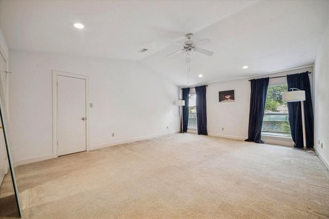 880 Tully Road 13, Houston, TX 77079