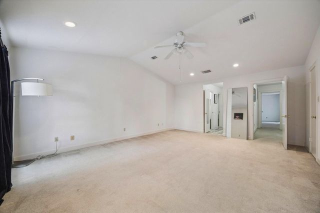 880 Tully Road 13, Houston, TX 77079