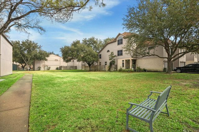 880 Tully Road 13, Houston, TX 77079