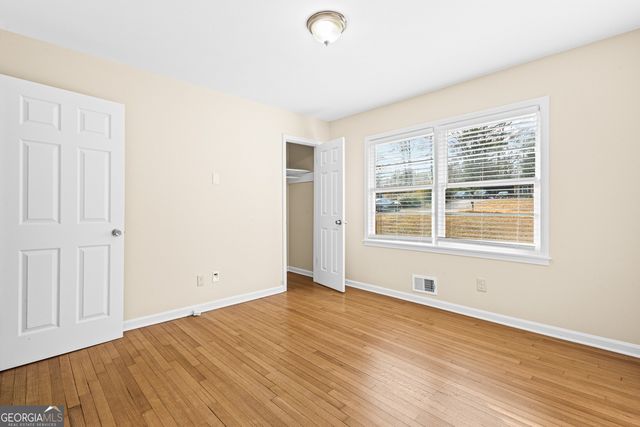 816 Valley Creek Drive, Stone Mountain, GA 30083