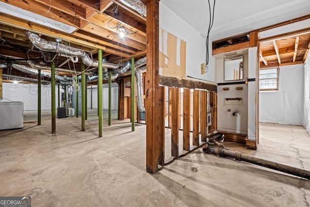 816 Valley Creek Drive, Stone Mountain, GA 30083