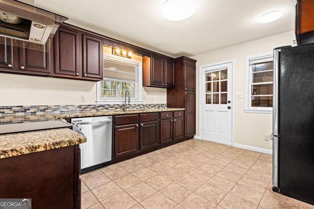 816 Valley Creek Drive, Stone Mountain, GA 30083