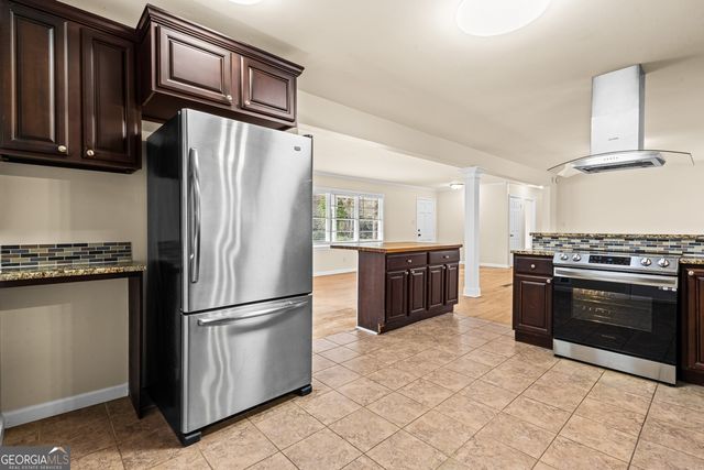 816 Valley Creek Drive, Stone Mountain, GA 30083