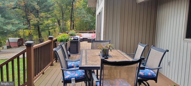 1505 COUNTY LINE RD, York Springs, PA 17372