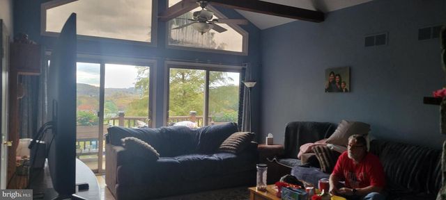 1505 COUNTY LINE RD, York Springs, PA 17372