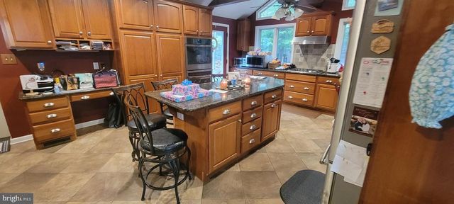 1505 COUNTY LINE RD, York Springs, PA 17372