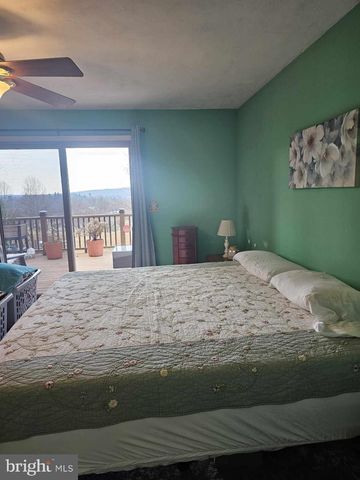 1505 COUNTY LINE RD, York Springs, PA 17372