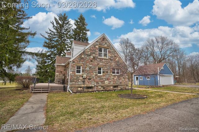 3360 N Elms Road, Flushing, MI 48433