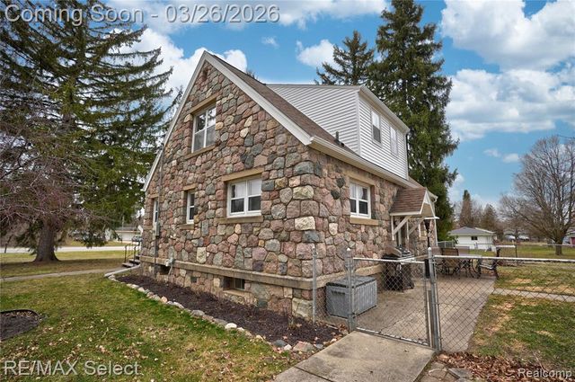 3360 N Elms Road, Flushing, MI 48433