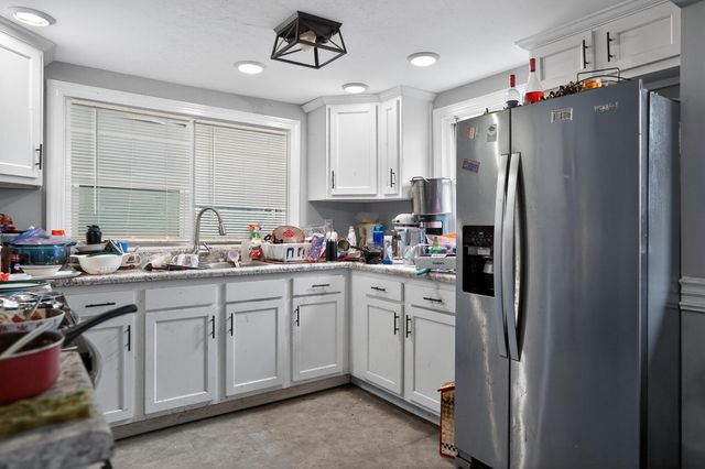 323 W High Street, Mt Sterling, KY 40353