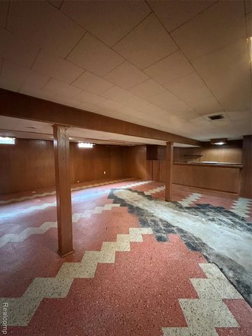 23750 Wildwood Street, Oak Park, MI 48237