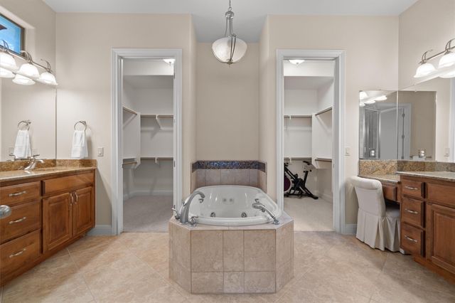 17109 Northlake Hills DR, Jonestown, TX 78645