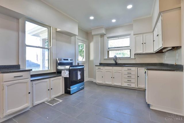 653 Harmes Avenue, Reading, OH 45215