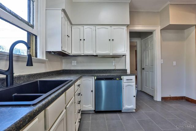 653 Harmes Avenue, Reading, OH 45215