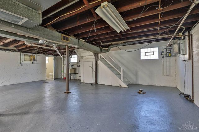 653 Harmes Avenue, Reading, OH 45215