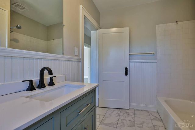 653 Harmes Avenue, Reading, OH 45215