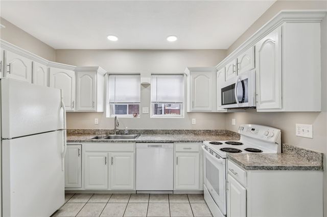 2011 Ridge Ave, Arnold, PA 15068