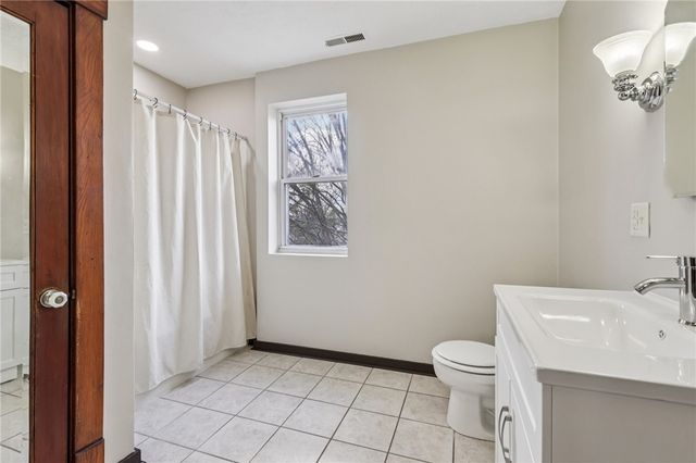 2011 Ridge Ave, Arnold, PA 15068