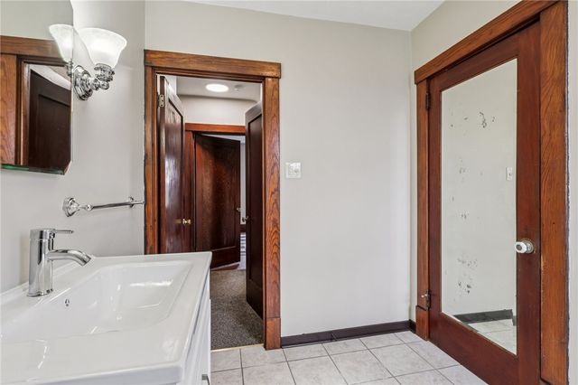 2011 Ridge Ave, Arnold, PA 15068