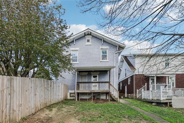 2011 Ridge Ave, Arnold, PA 15068