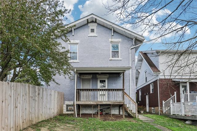 2011 Ridge Ave, Arnold, PA 15068