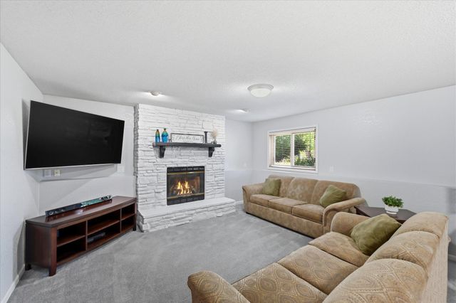 6747 Quantico Lane N, Maple Grove, MN 55311
