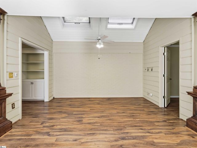 4 Parkins Place, Greenville, SC 29607