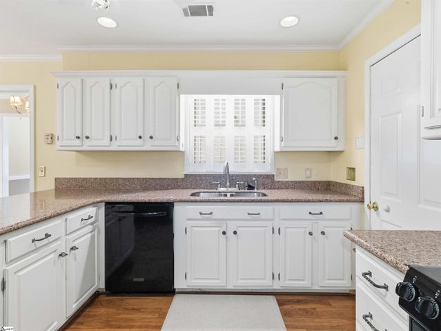 4 Parkins Place, Greenville, SC 29607