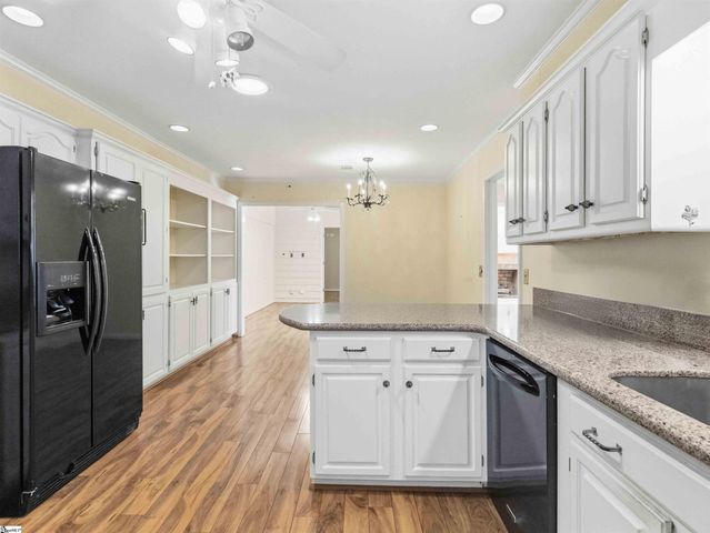 4 Parkins Place, Greenville, SC 29607