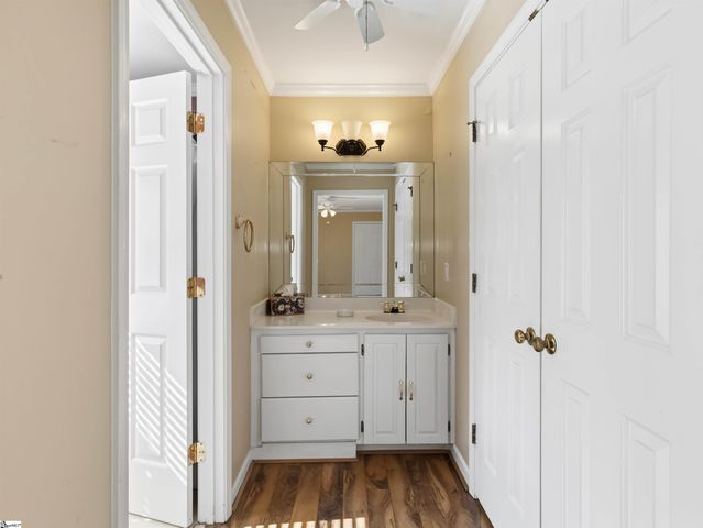 4 Parkins Place, Greenville, SC 29607