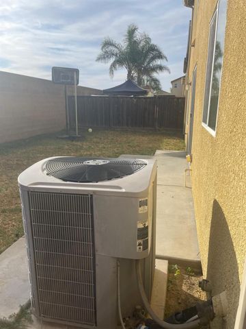 1006 Papaya Street, Madera, CA 93638